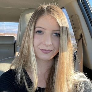 Meet your Posher, Alisha